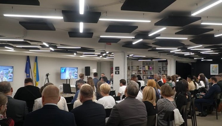 photo_5303033358197656552_y