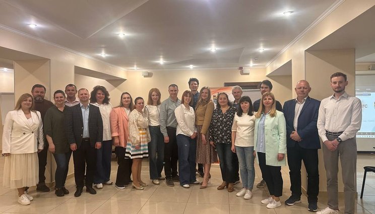 photo_5303033358197656678_y